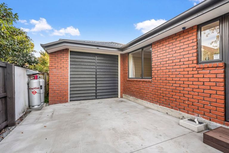 Photo of property in 10 Courtfield Close, Parklands, Christchurch, 8083