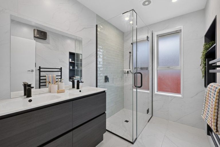 Photo of property in 40 Oakley Crescent, Hornby, Christchurch, 8042