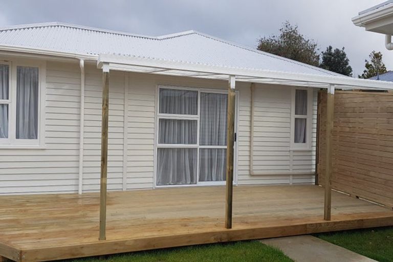 Photo of property in 32 Roberts Road, Te Atatu South, Auckland, 0610