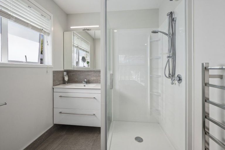 Photo of property in 5 Larches Lane, Kinloch, Taupo, 3377