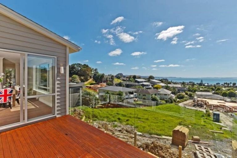 Photo of property in 188 Whangaparaoa Road, Red Beach, 0932