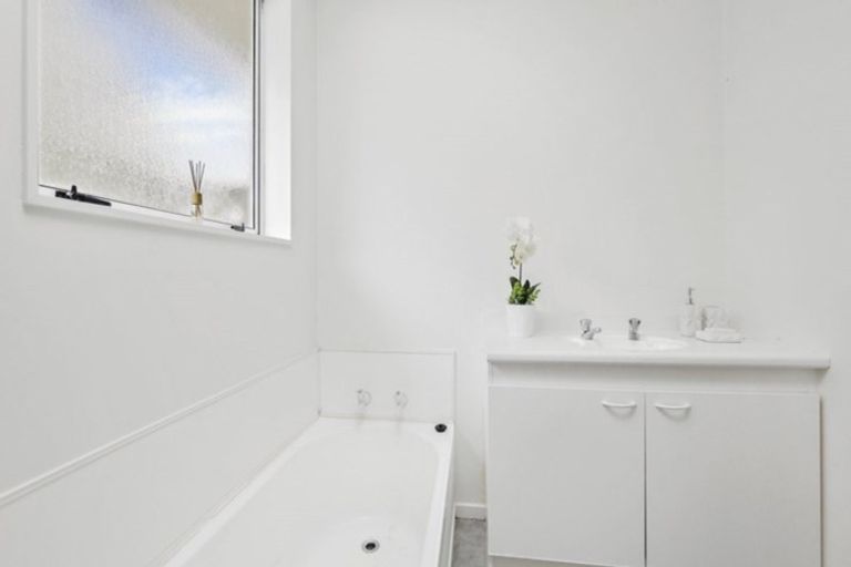 Photo of property in 9 Laura Kent Place, Woolston, Christchurch, 8023