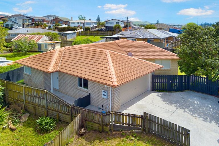 Photo of property in 5 Retreat Drive, Mangere, Auckland, 2022