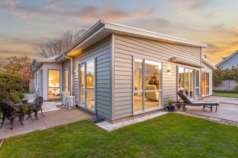 Photo of property in 70 Paparoa Street, Papanui, Christchurch, 8053