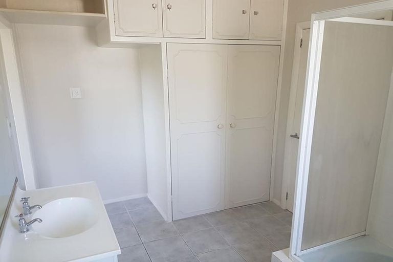 Photo of property in 213 Titirangi Road, Titirangi, Auckland, 0604