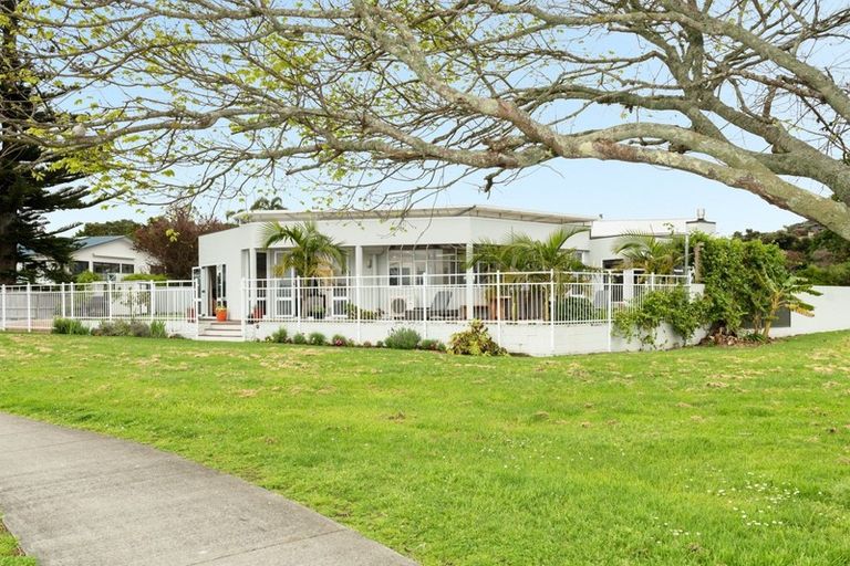 Photo of property in 18 Beach Grove, Omokoroa, 3114