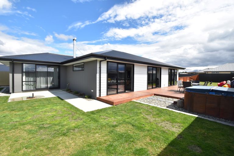 Photo of property in 13 Unwin Place, Twizel, 7901