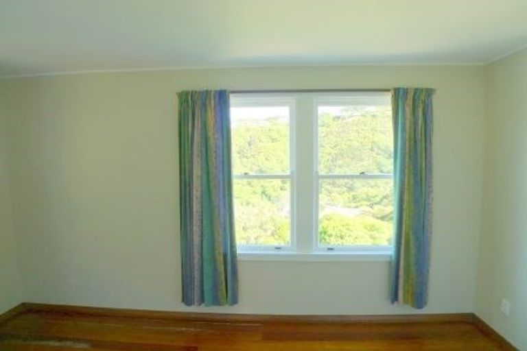Photo of property in 21 Montgomery Avenue, Karori, Wellington, 6012