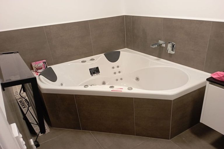 Photo of property in 239 Ohiro Road, Brooklyn, Wellington, 6021