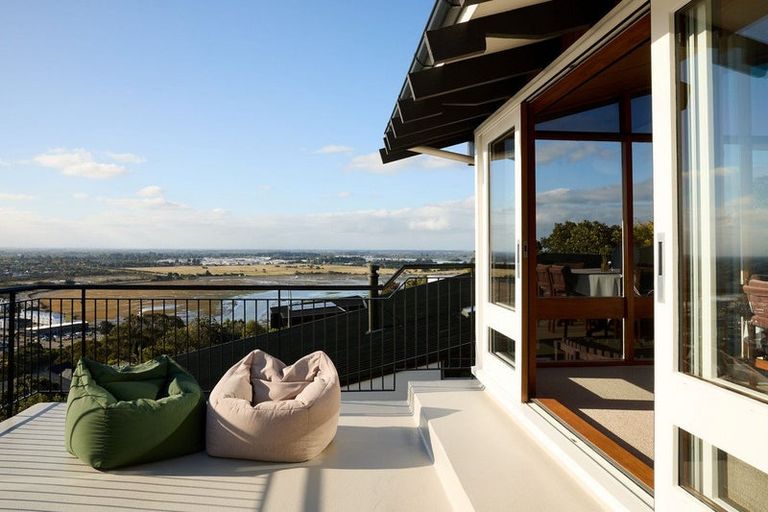 Photo of property in 76 Cannon Hill Crescent, Mount Pleasant, Christchurch, 8081