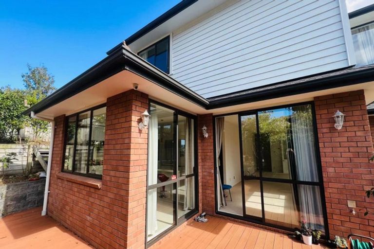 Photo of property in 15 Ballymore Drive, Pinehill, Auckland, 0632