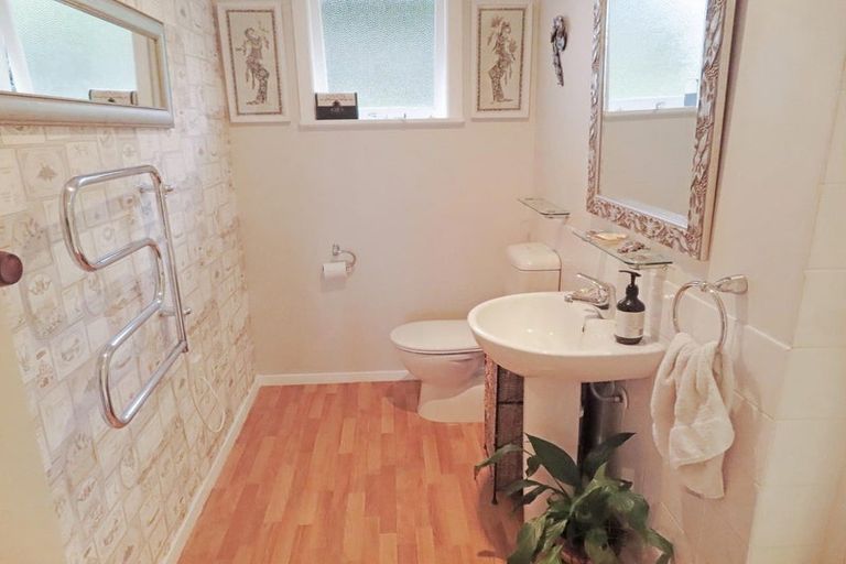 Photo of property in 40 Sunshine Crescent, Kelson, Lower Hutt, 5010