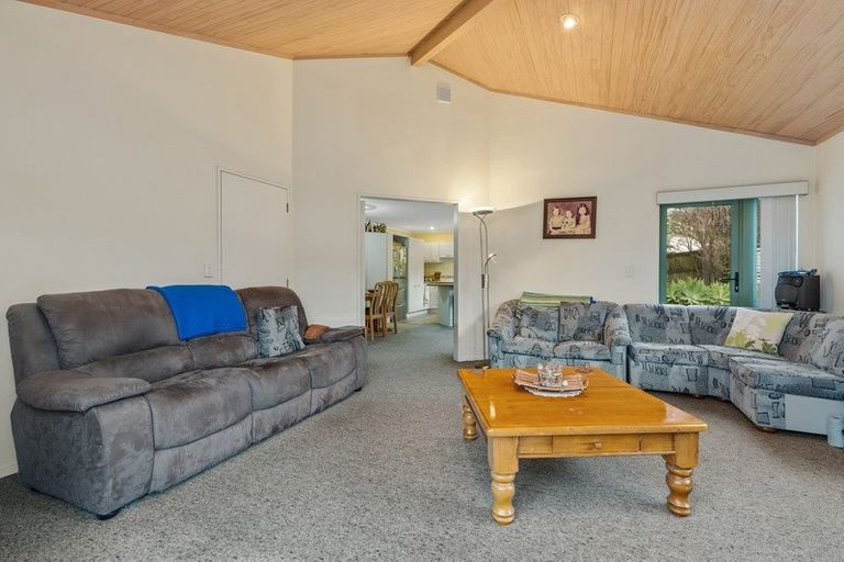 Photo of property in 50 Bronzewing Terrace, Unsworth Heights, Auckland, 0632