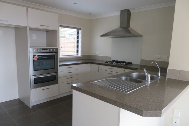 Photo of property in 26 Galbraith Greens, Silverdale, 0932