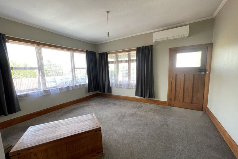 Photo of property in 16 Maude Street, Waimate, 7924