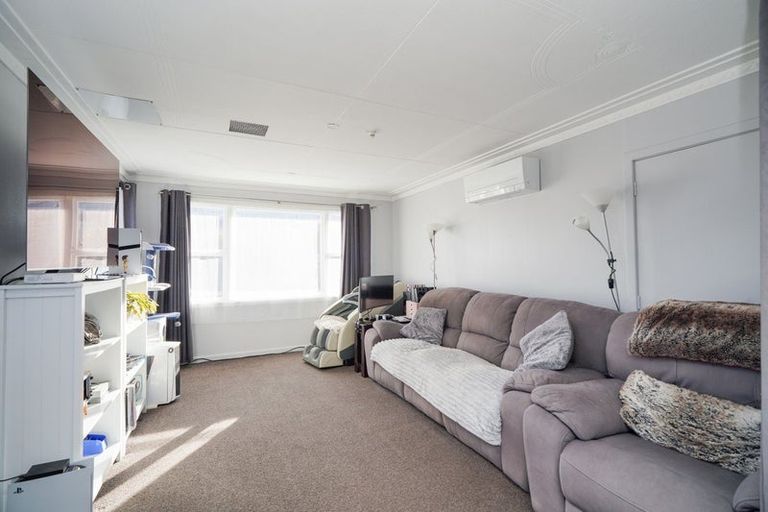 Photo of property in 230 Conyers Street, Strathern, Invercargill, 9812