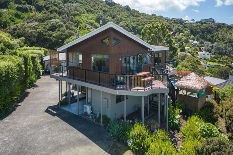 Photo of property in 9a Puriri Place, Whitianga, 3510