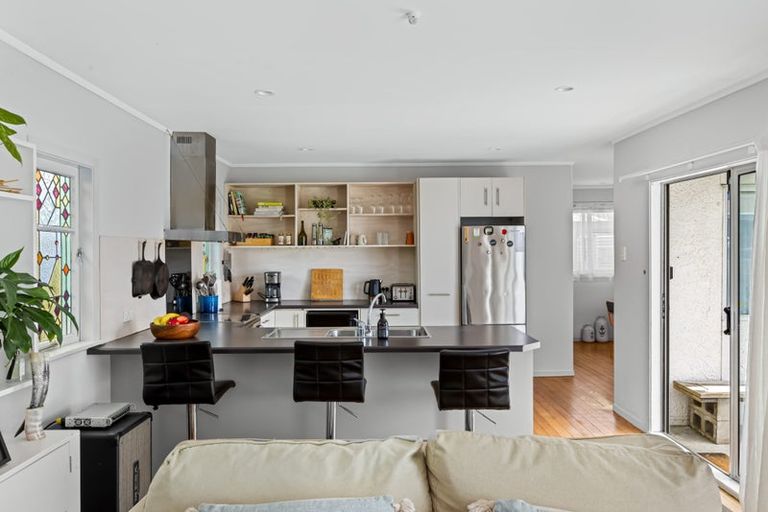 Photo of property in 1/212 Centreway Road, Orewa, 0931