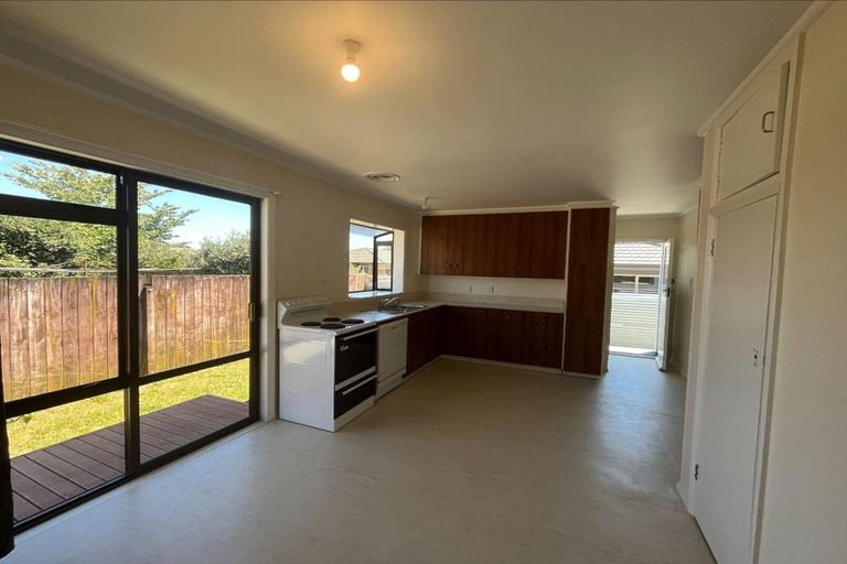 Photo of property in 15a Queenwood Road, Levin, 5510