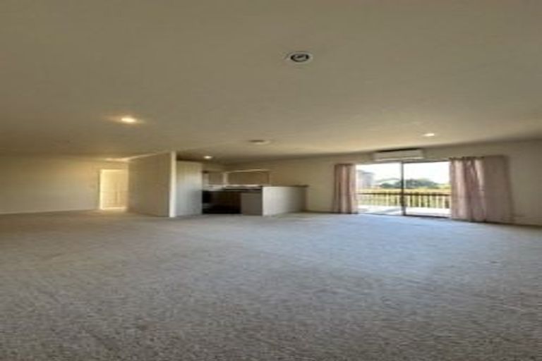 Photo of property in 31 Copplestone Place, New Lynn, Auckland, 0600
