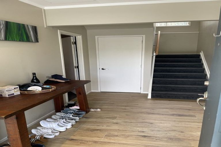 Photo of property in 1 John Downs Drive, Browns Bay, Auckland, 0630