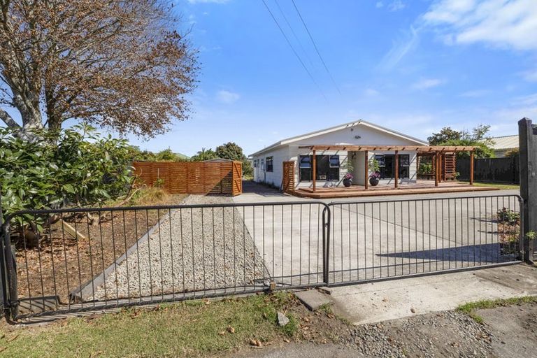 Photo of property in 79 Domett Street, Waitara, 4320