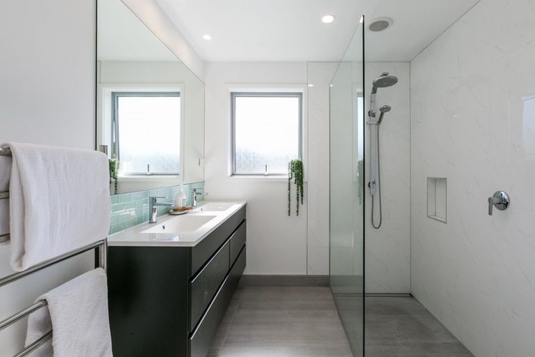 Photo of property in 7 Enfield Road, Hospital Hill, Napier, 4110