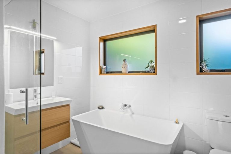 Photo of property in 339 Withells Road, Avonhead, Christchurch, 8042