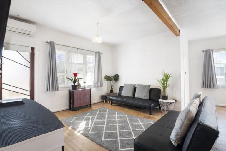 Photo of property in 117 Tipahi Street, Nelson South, Nelson, 7010