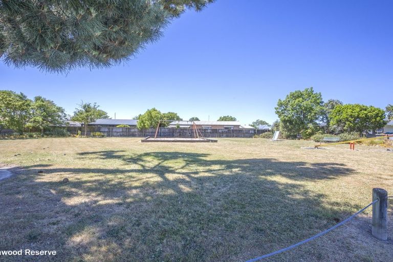 Photo of property in 40 Ashwood Street, Parklands, Christchurch, 8083