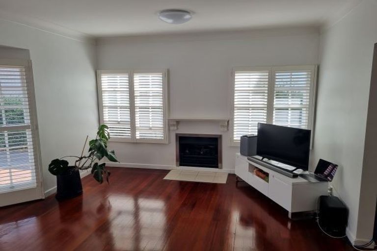 Photo of property in 232 Lake Road, Hauraki, Auckland, 0622