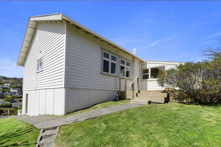 Photo of property in 22 Waikato Street, Island Bay, Wellington, 6023