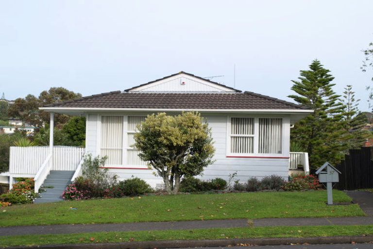 Photo of property in 37 Advene Road, Cockle Bay, Auckland, 2014