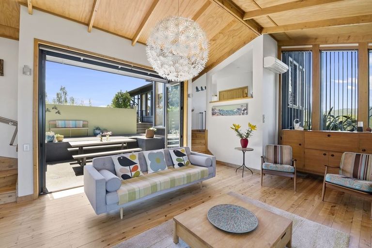 Photo of property in 68 Harakeke Road, Te Horo, Otaki, 5581