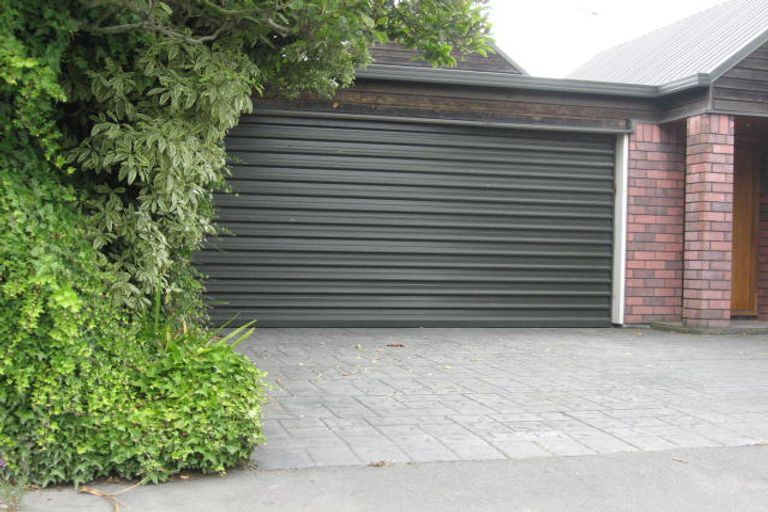 Photo of property in 2/11 Ilam Road, Upper Riccarton, Christchurch, 8041