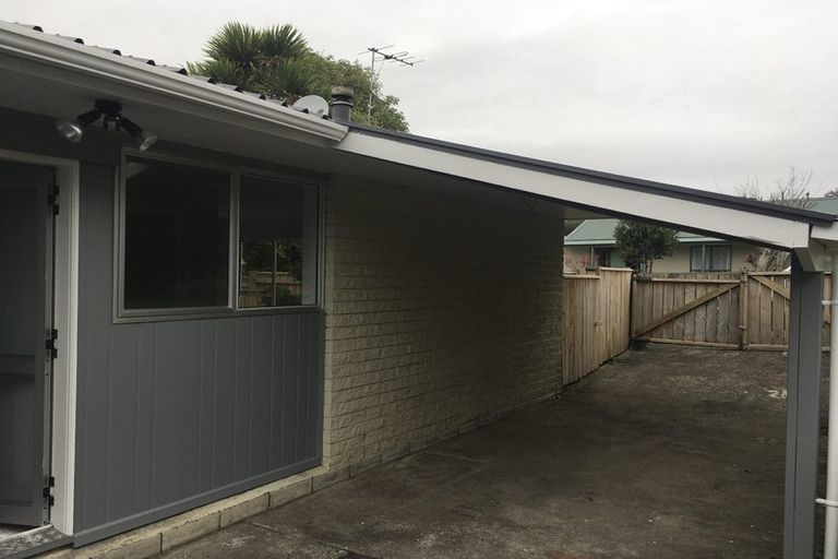 Photo of property in 2 Te Ngaere Place, Merrilands, New Plymouth, 4312