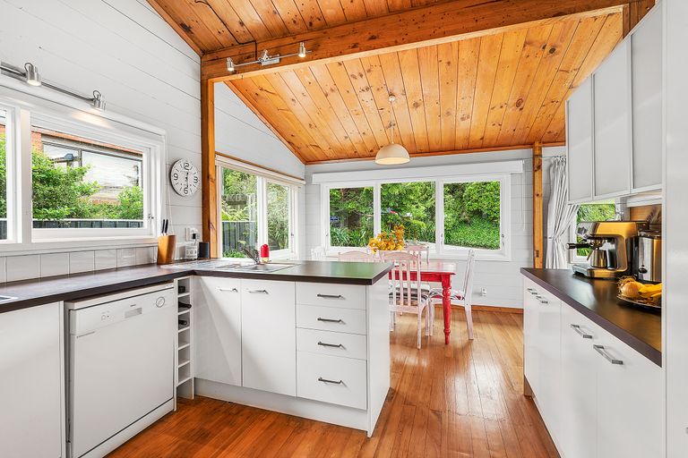 Photo of property in 75 Heke Street, Ngaio, Wellington, 6035