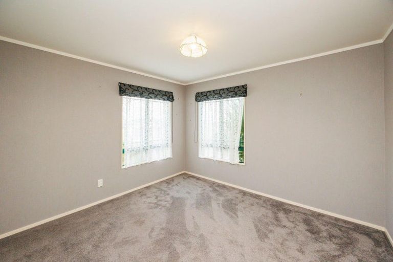 Photo of property in 19 Logan Way, Kelvin Grove, Palmerston North, 4414