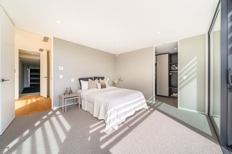 Photo of property in 43 Paekakariki Hill Road, Pauatahanui, Porirua, 5381