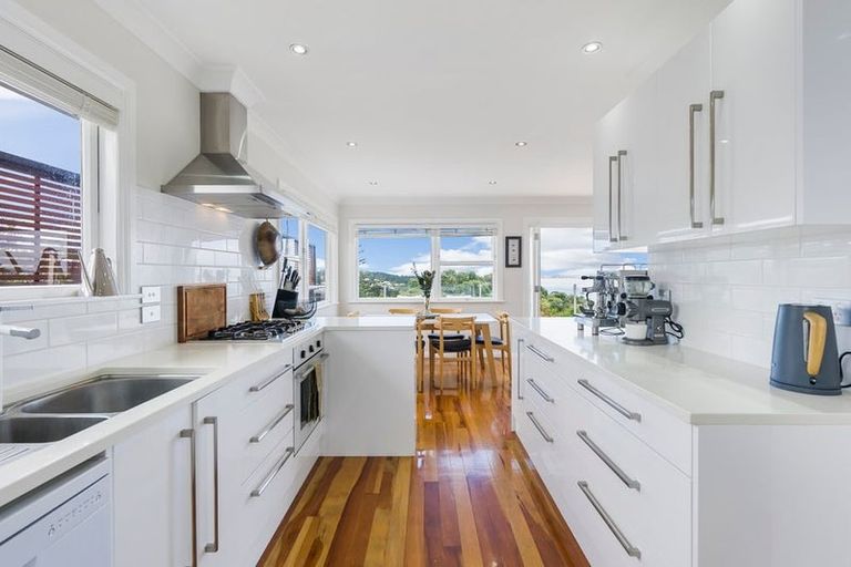 Photo of property in 16 Hadfield Street, Beach Haven, Auckland, 0626