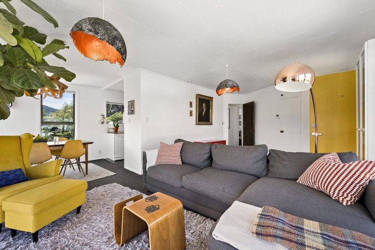 Photo of property in 11 Frobisher Street, Island Bay, Wellington, 6023