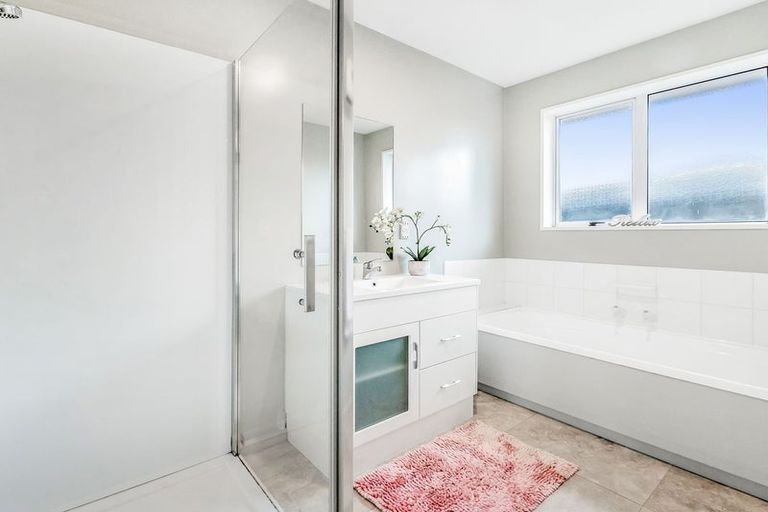 Photo of property in 2/57 Cutts Road, Russley, Christchurch, 8042