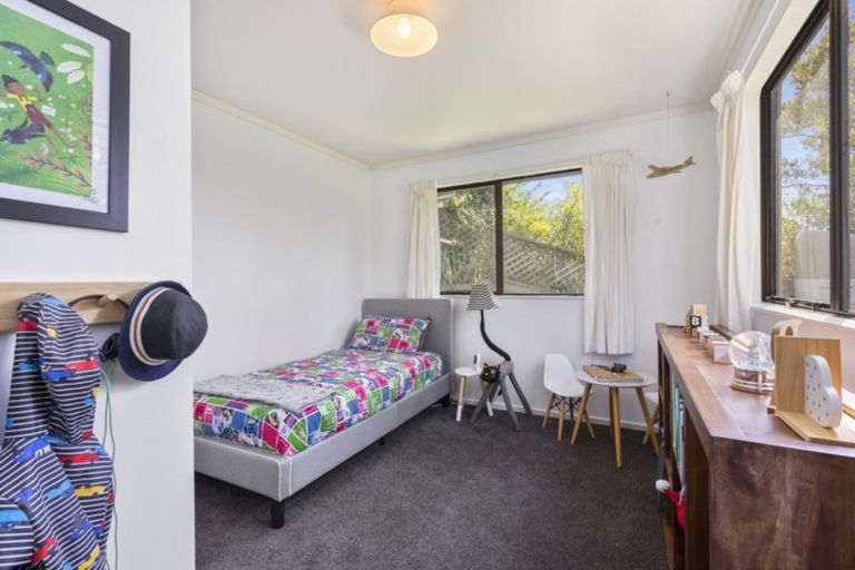 Photo of property in 6b Jacaranda Grove, Maungaraki, Lower Hutt, 5010