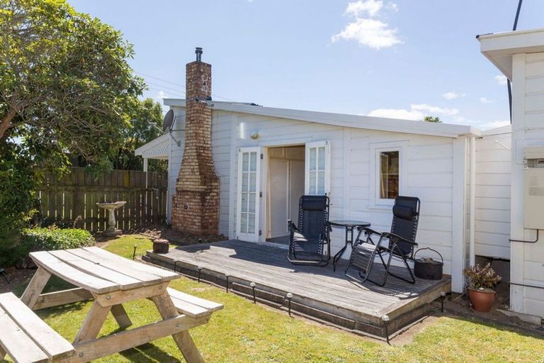 Photo of property in 27 Smith Street, Dannevirke, 4930