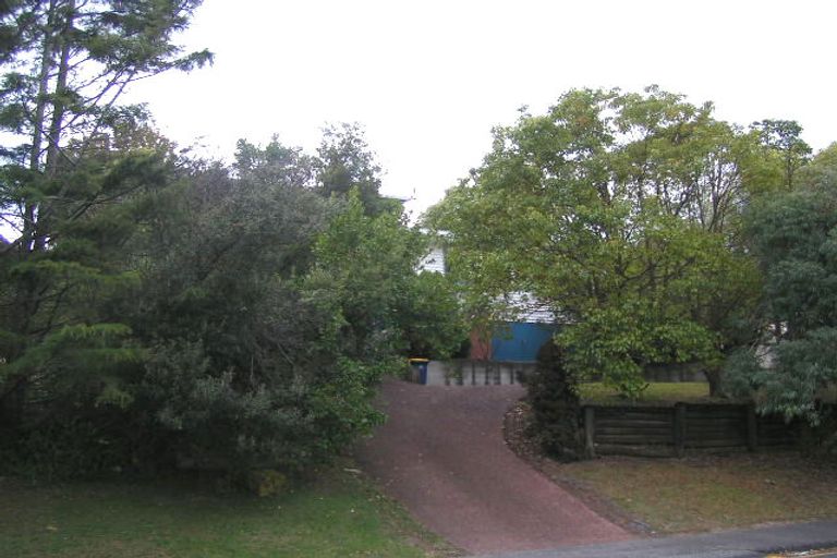 Photo of property in 62 Bond Crescent, Forrest Hill, Auckland, 0620