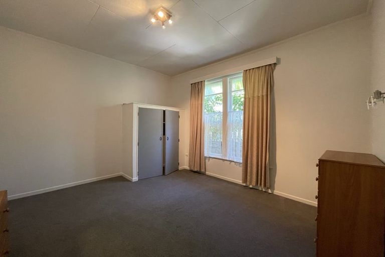 Photo of property in 1/72 Derwent Street, Island Bay, Wellington, 6023