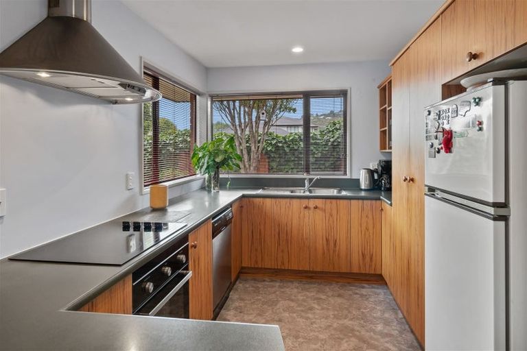 Photo of property in 1 Wendy Place, Heathcote Valley, Christchurch, 8022