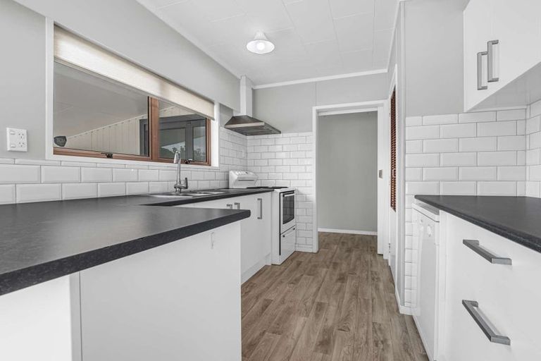 Photo of property in 45 Sandspit Road, Waiuku, 2123