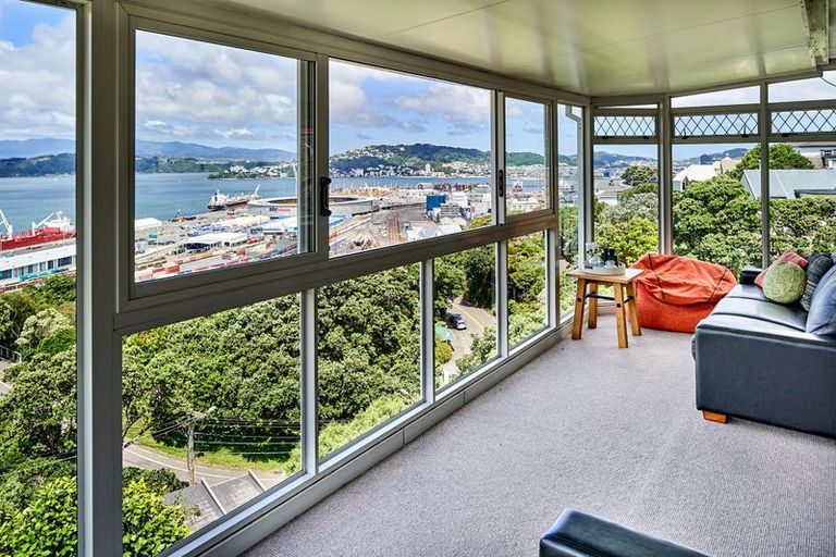 Photo of property in 11 Lower Watt Street, Wadestown, Wellington, 6012