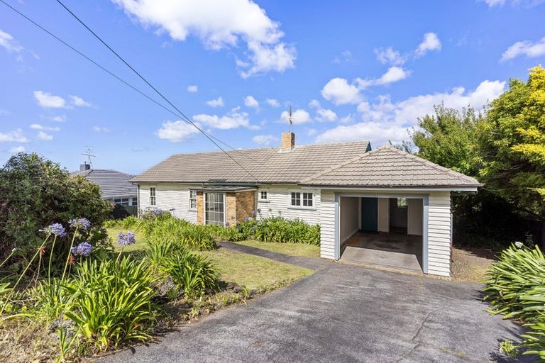 Photo of property in 57 Parkhill Road, Mellons Bay, Auckland, 2014